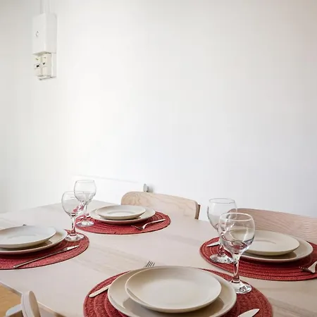 Amavel - Welkeys Apartman